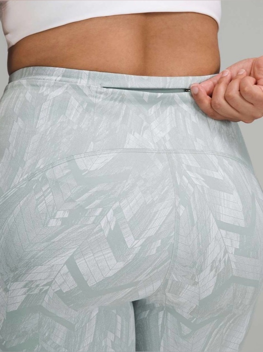 Lululemon Swift Speed High-Rise Short 8" Reverberate Chevron Jacquard Size 8 - Picture 3 of 12
